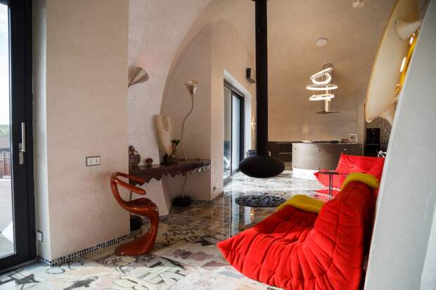 Необычный дом-пузырь Baan Bubble House в Украине