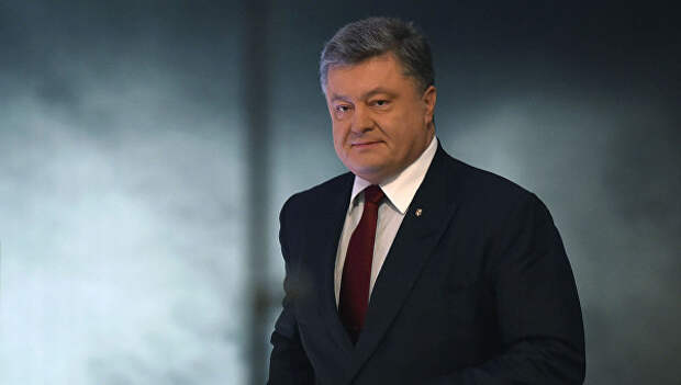 Президент Украины Петр Порошенко прибывает на пресс-конференцию в Киеве 14 января, 2016 год Президент Украины Петр Порошенко прибывает на пресс-конференцию в Киеве 14 января, 2016 год