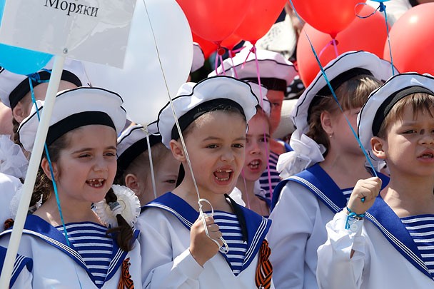 В Ростове-на-Дону провели парад «детских войск»
