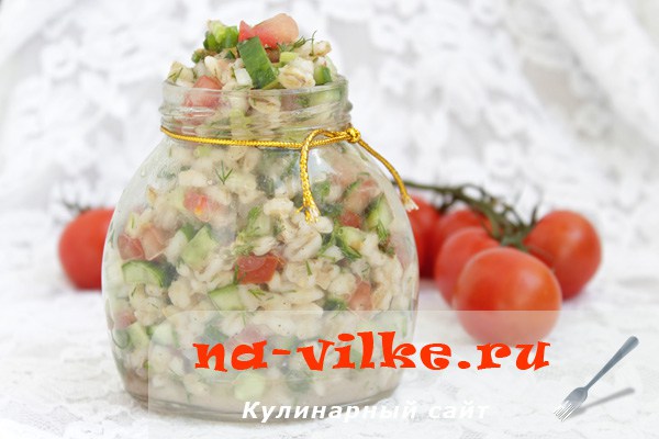 Салат с перловой крупой и овощами