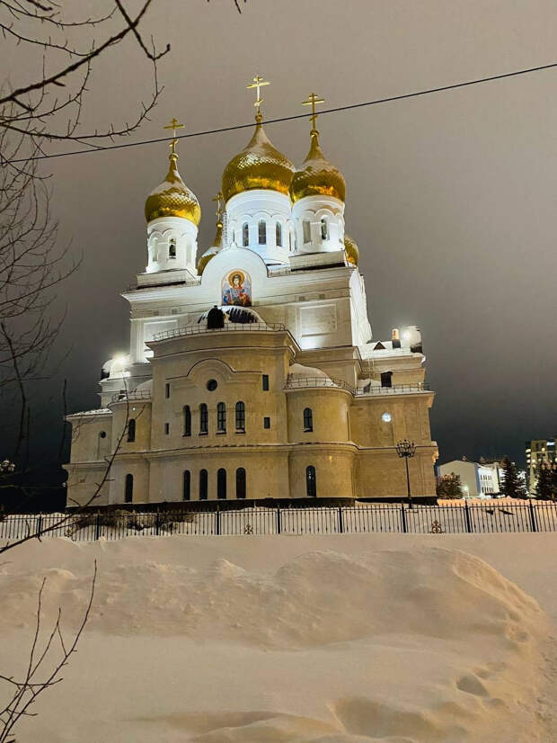 На площади Профсоюзов на три дня организуют дополнительные парковки