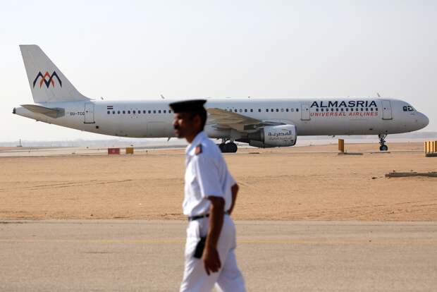 Прилетевших из Египта россиян отказались выпускать из самолета в Шереметьево