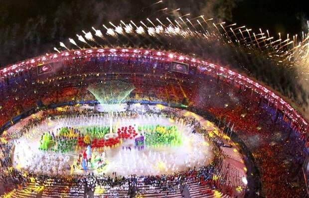 Великолепное шоу было организовано в день открытия летней Олимпиады 2016 года в Рио-де-Жанейро. 