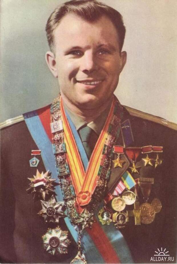 Юрий Алексеевич Гагарин – первый космонавт Юрий Алексеевич Гагарин – первый космонавт история, космос, первый, полет, ссср