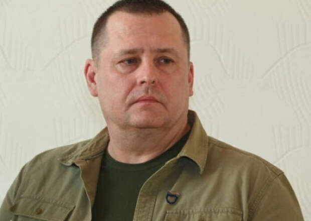 Мэр Днепропетровска Филатов возмутился сотрудниками заправок, которых не забирают на фронт
