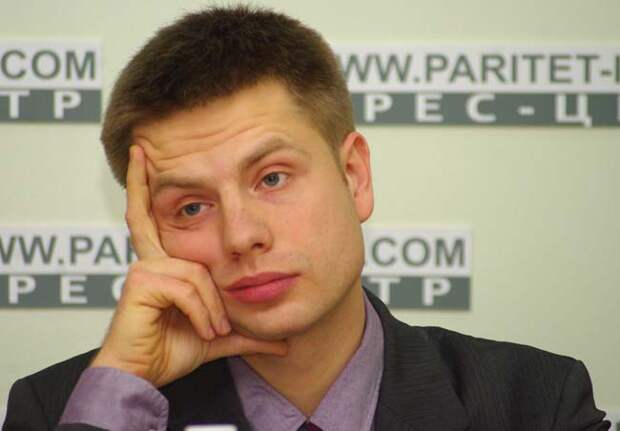 Депутат Верховной рады Алексей Гончаренко задержан в Москве на шествии в память о Борисе Немцове