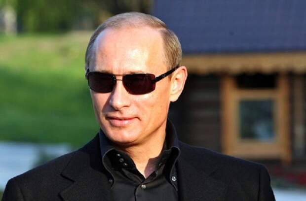 Путин подписал закон, направленный на усиление защиты туристов Путин подписал закон, направленный на усиление защиты туристов