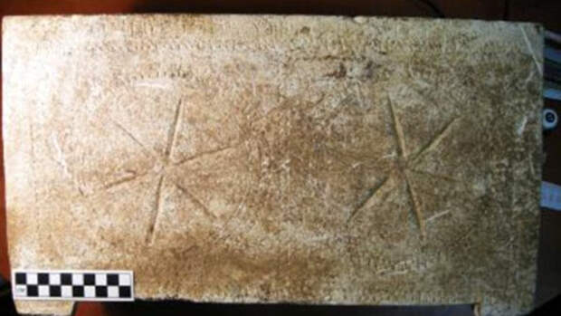 Могила, в которой были обнаружены гвозди с распятия Иисуса, оказалась подлинной (3 фото)