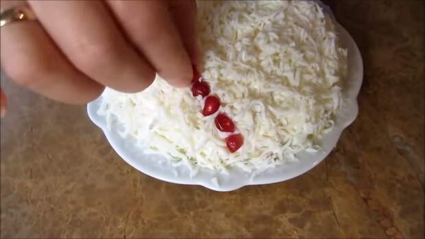 Салат "Игрушка" - украшение праздничного стола! Салат, Вкусно, Просто, Новогодние рецепты, Другая кухня, Длиннопост, Видео рецепт, Праздничный стол, Красная рыба, Видео