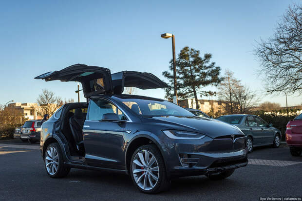 Tesla Model X: обзор удивительной машины