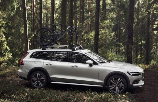 Вседорожный универсал Volvo V60 Cross Country появился у российских дилеров