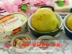 Десерт из груши и камамбера с мёдом и миндалём