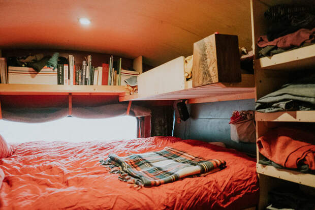 Кровать дочери автобус, дом, европа, идея, мир, путешествие, семья, хостел