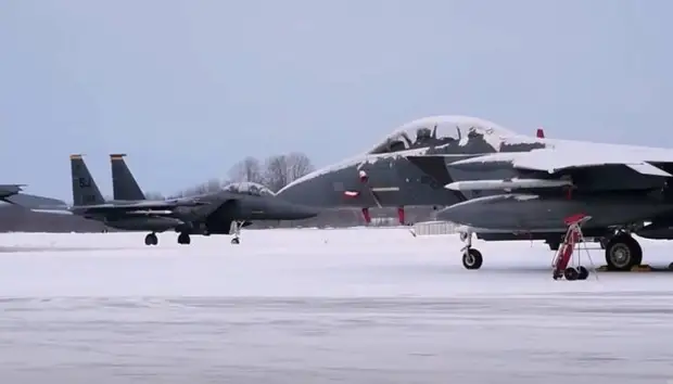 Экс-чиновники Госдепа и Пентагона выступили за введение ограниченной бесполётной зоны над Украиной