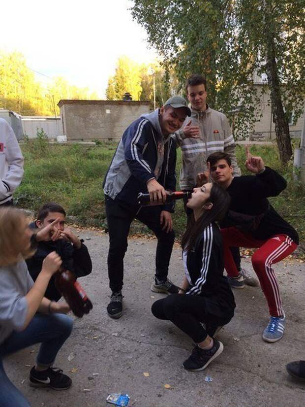 Нынешние студентики отрываются так, будто в последний раз Нынешние студентики отрываются так, будто в последний раз