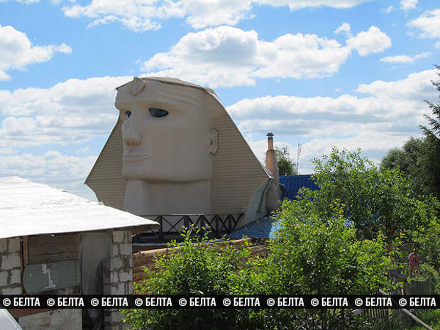 Белорус построил на даче огромного сфинкса  Белорус, дача, сфинкс