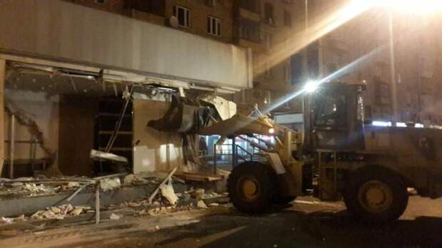 в соцсетях рассказывают про снос самостроя в москве: "поддержка малого бизнеса в кризис в действии!"