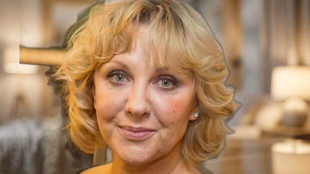 «Я не могу без сцены»: как комплектовщица Елена Яковлева покорила Москву, а её сын с татуировками перевернул представления о красоте