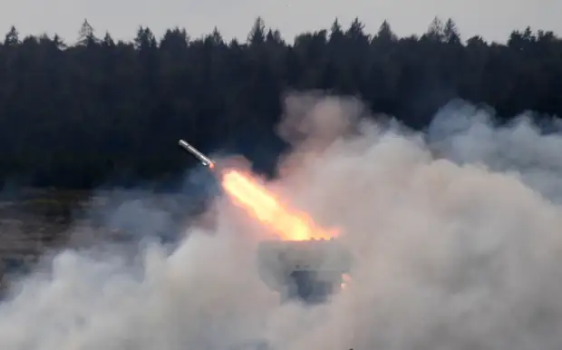 «Эффективное и мощное оружие»: как проходит модернизация огнемётной системы ТОС-1А «Солнцепёк»