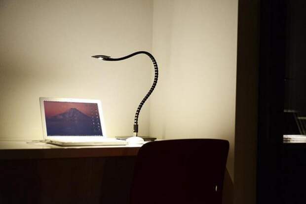 Дизайнерский светильник, светодиодная настольная лампа