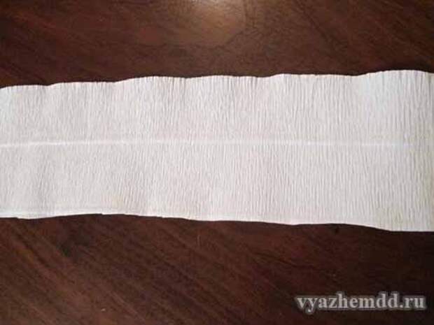 полоска белой гофрированной бумаги