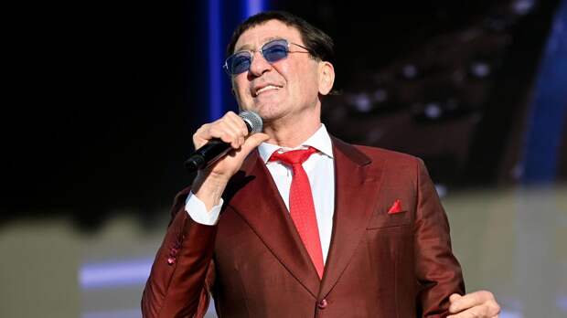 «Торг здесь не уместен»: Григорий Лепс вновь снизил цену на свой особняк