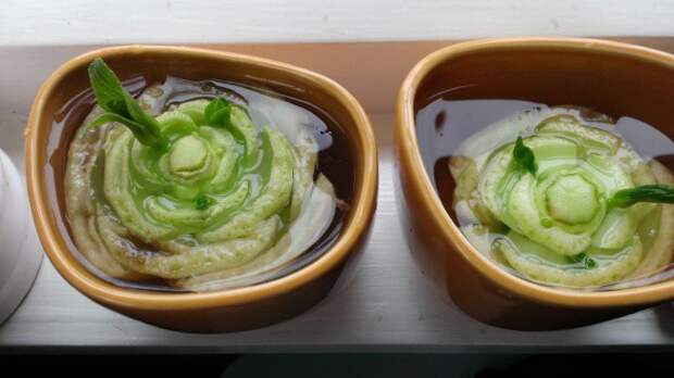Бок-чой (китайская капуста) еда, зелень, овощи, своими руками
