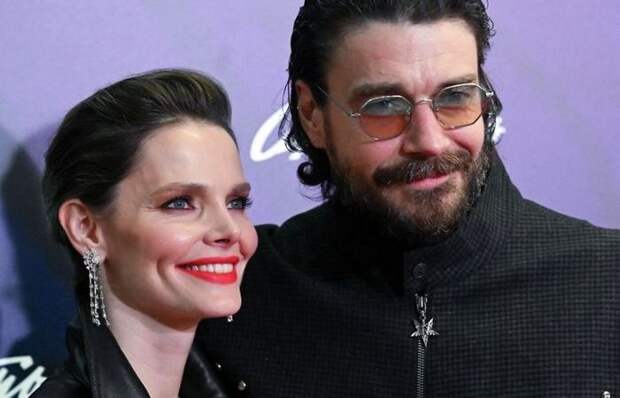 Отцовская стать, материнская красота: сын Боярской и Матвеева в 14 лет покорил Сеть, а его мама сделала громкое заявление