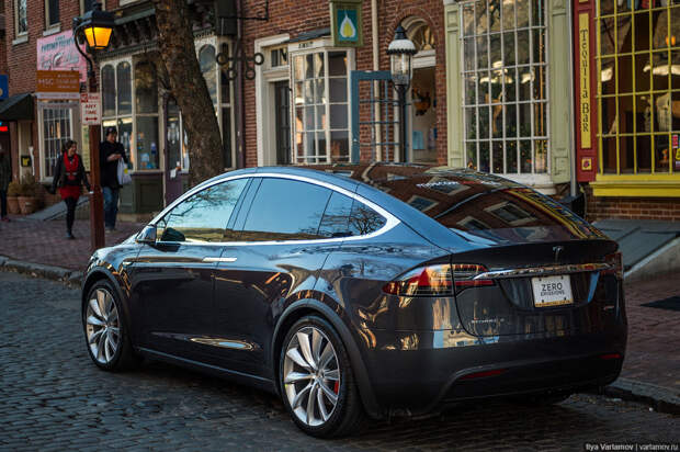 Tesla Model X: обзор удивительной машины