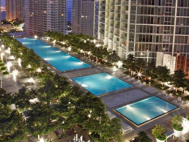 check-out-alluring-views-of-miamis-downtown-and-bay-at-the-rooftop-pool-in-the-viceroy
