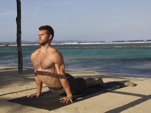 Позы йоги, которые стоит знать мужчине