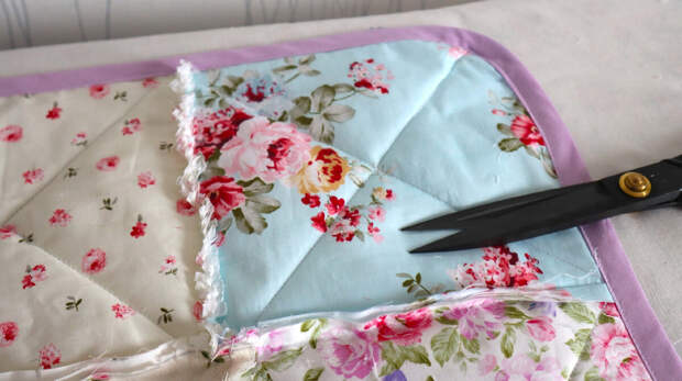 Купить любое текстильное изделие для дома не проблема. В магазинах большой выбор покрывал, пледов, комплектов постельного белья, одеял, подушек.-8-2