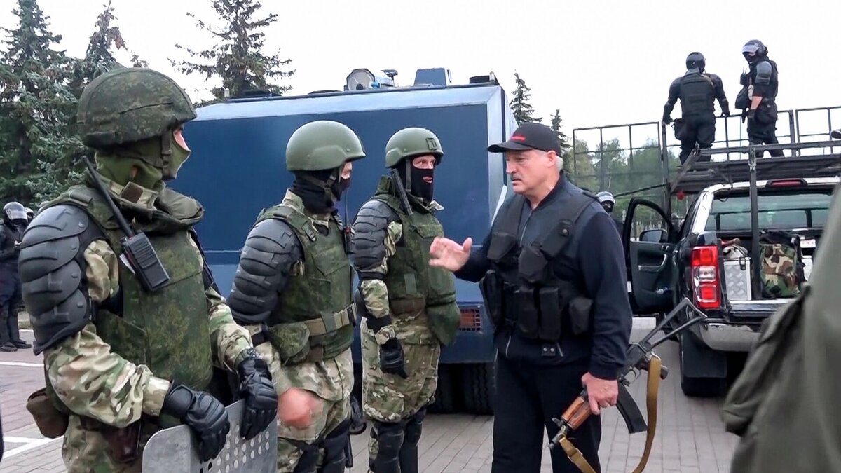 Простые думки будут, дорожные. Очень уж захотелось ворваться в спор уважаемых коллег, у которых последние дни в стратегию «непрямых действий» мозг завернулся.-6