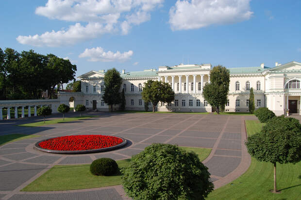 Литва. Вильнюс. Президентский дворец является официальной резиденцией Президента страны. (Gideon)