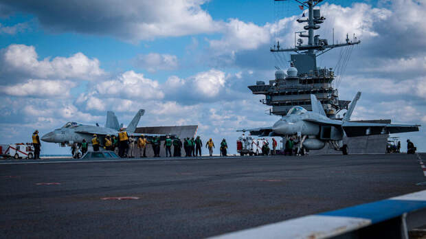 В Иране опровергли информацию о проходе кораблей США через Ормузский пролив