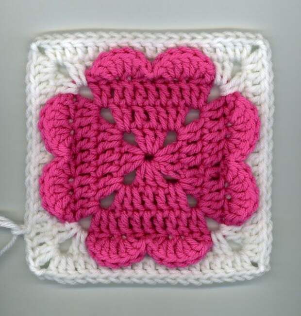 Free Crochet 4 hearts square Pattern.