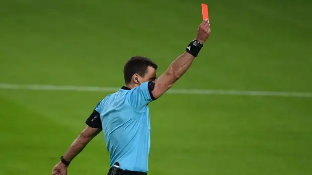 ЭСК РФС признал верными решения Левникова в матче «Локомотив» — «Спартак»