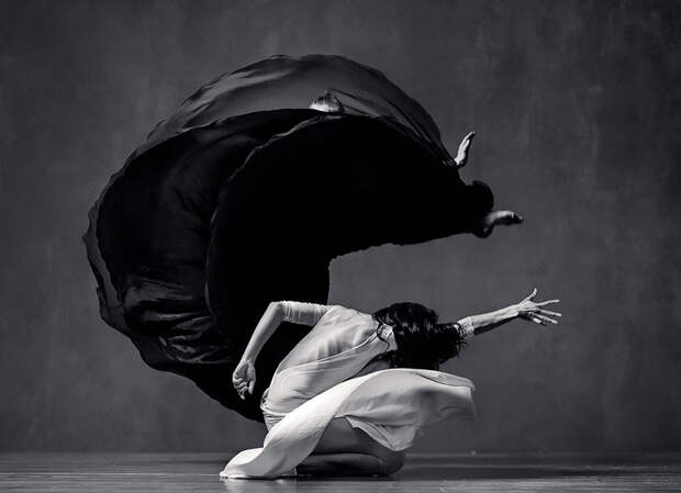 https://static.boredpanda.com/blog/wp-content/uploads/2016/10/dance-photography-vadim-stein-59-5804965b3f411__880.jpg