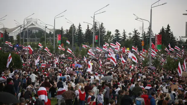 Солдат внутренних войск Белоруссии рассказал, как его сбила машина во время протестов