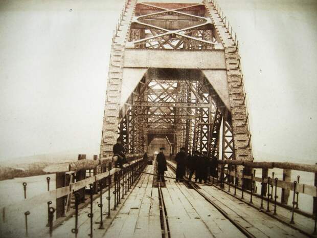 93. Постройка Белогорского моста. 93. Постройка Белогорского моста.