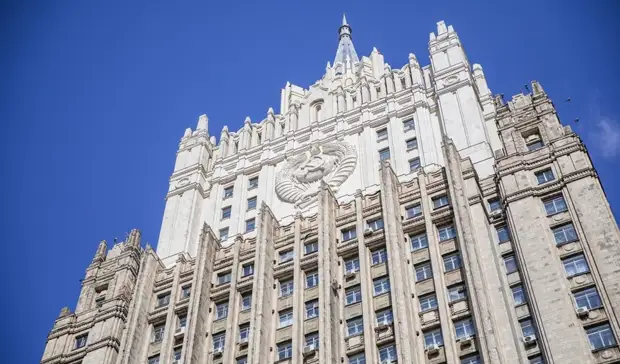 Российский МИД объявил персонами нон грата всех сотрудников консульств стран Балтии