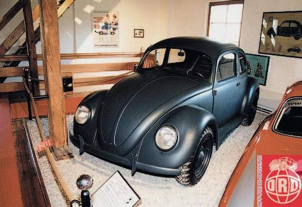 Porsche Typ 87. Полноприводный Volkswagen для армии Роммеля. Создан на шасси Typ 166 с самоблокирующимися дифференциалами ZF в обоих мостах. Передний мост был подключаемым, а задний располагал бортовыми редукторами. Всего выпущено 580 машин.