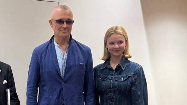 Бероев с 21-летней женой вышел в свет после тайной свадьбы — первые фото молодоженов