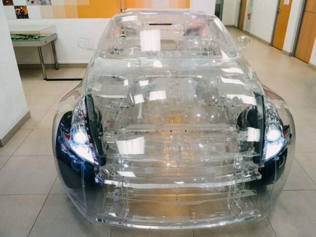 Полностью прозрачный Nissan 370Z для рекламы моторного масла nissan 370z, авто, автомобили. nissan, копия, копия автомобиля, макет, скульптура