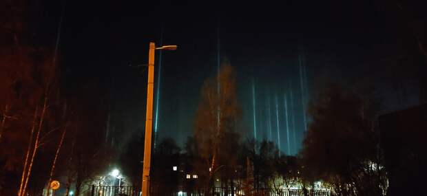 Жители Рязани делятся фотографиями световых столбов