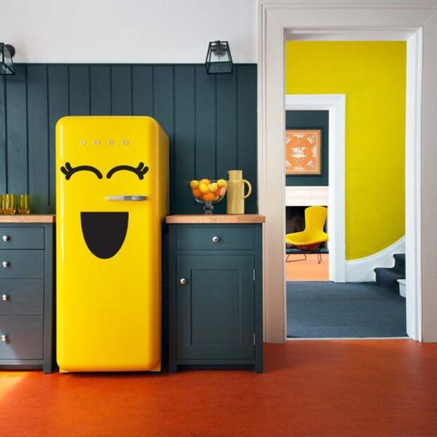 A-decal-that-will-make-your-fridge-smile