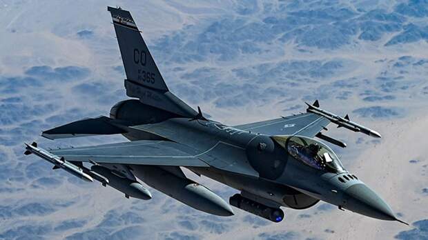 Ведущий Fox News назвал «помешательством» требование сенатора Грэма передать F-16 Украине