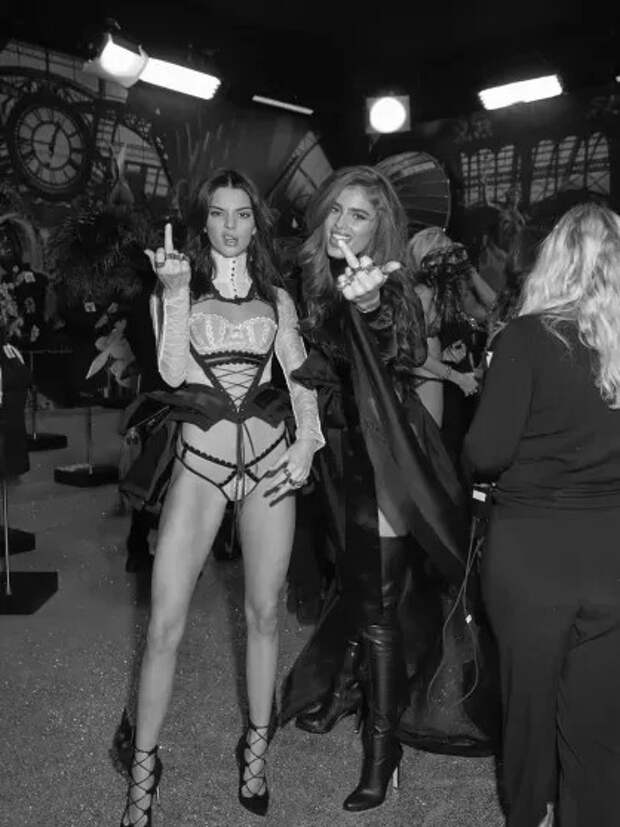 Кендалл Дженнер и Тейлор Хилл