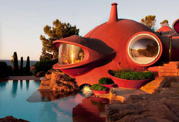 Palais Bulles - Пузырьковый дворец на Лазурном берегу.