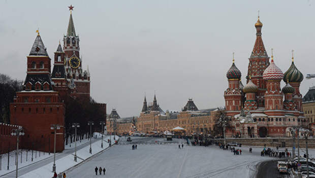 Васильевский спуск и Красная площадь в Москве. Архивное фото